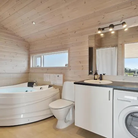Four-bedroom In Vakantiehuis *