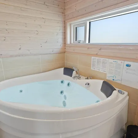 Vakantiehuis Four-bedroom In Haderslev