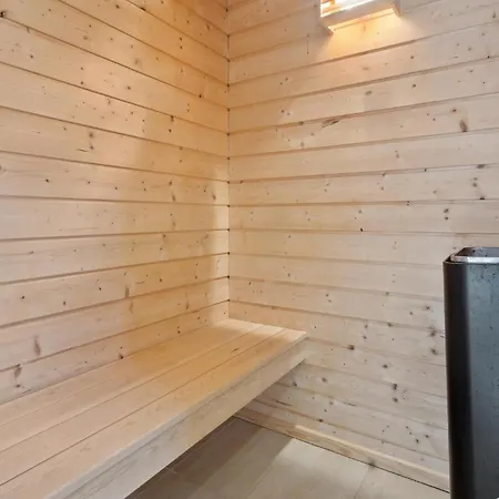 Vakantiehuis Four-bedroom In